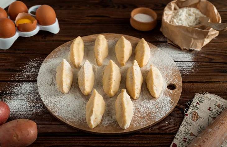 Жареные пирожки с капустой на сковороде из дрожжевого теста рецепт с фото пошагово