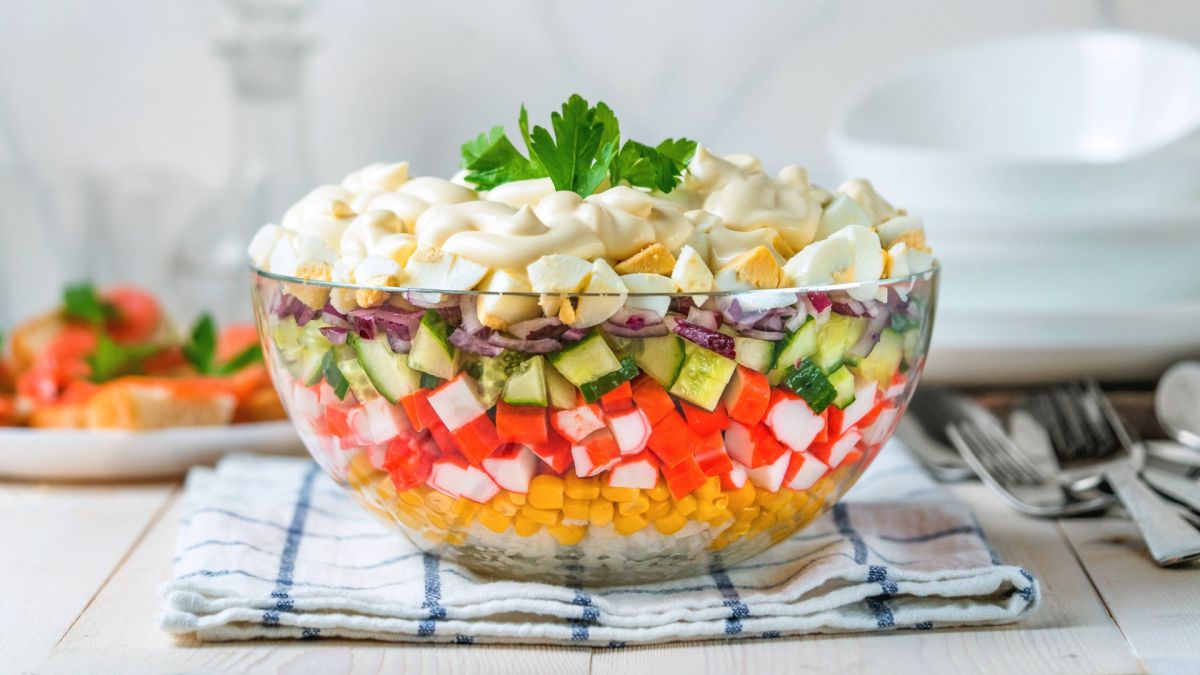 Крабовый салат рецепт классический