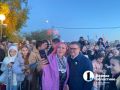 В перерывах между хитами на фестивале в Магнитогорске горожане успевают делать селфи с губернатором Алексеем Текслером