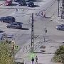 Подросток на питбайке влетел под колеса машины