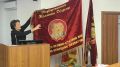 В зале заседаний Магнитогорского городского собрания депутатов царила торжественная атмосфера здесь накануне 80-летия Великой Победы вручали паспорта 23 молодым людям, недавно отметившим 14-летие
