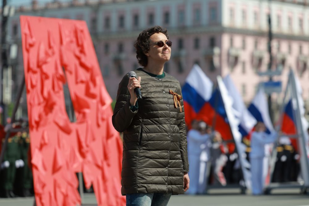 Алексей Текслер принял участие в торжественном построении, посвященном 80-й годовщине Победы в Великой Отечественной войне Алексей Текслер принял участие в торжественном построении, посвященном 80-й годовщине Победы в Великой Отечественной войне