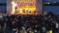 Праздничная атмосфера за монументом "Тыл Фронту"