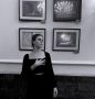 Она профессиональная акробатка. Всегда самая верхняя была, её держали девочки