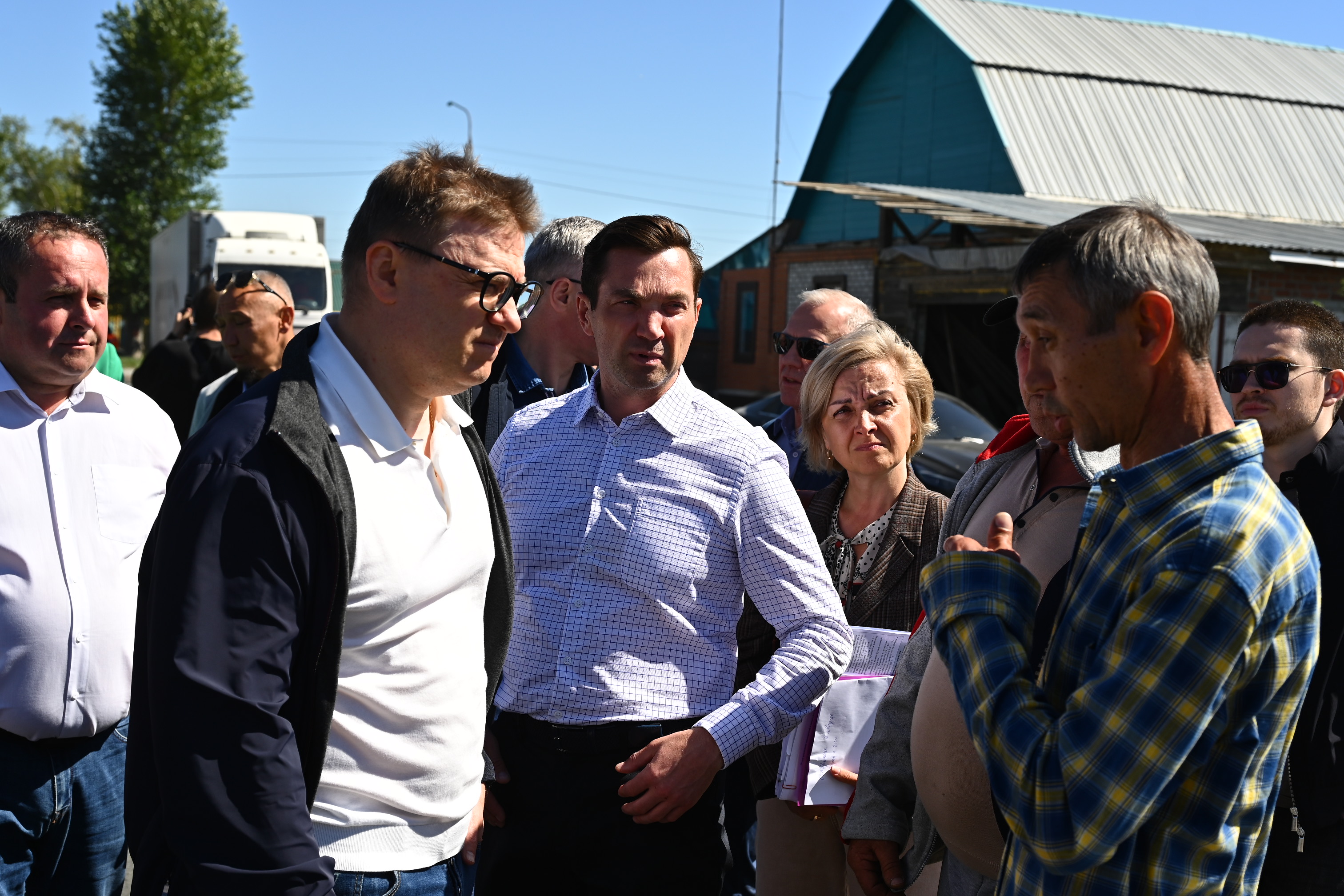 По решению губернатора Алексея Текслера все дороги в поселке Аэропорт-2 будут заасфальтированы По решению губернатора Алексея Текслера все дороги в поселке Аэропорт-2 будут заасфальтированы