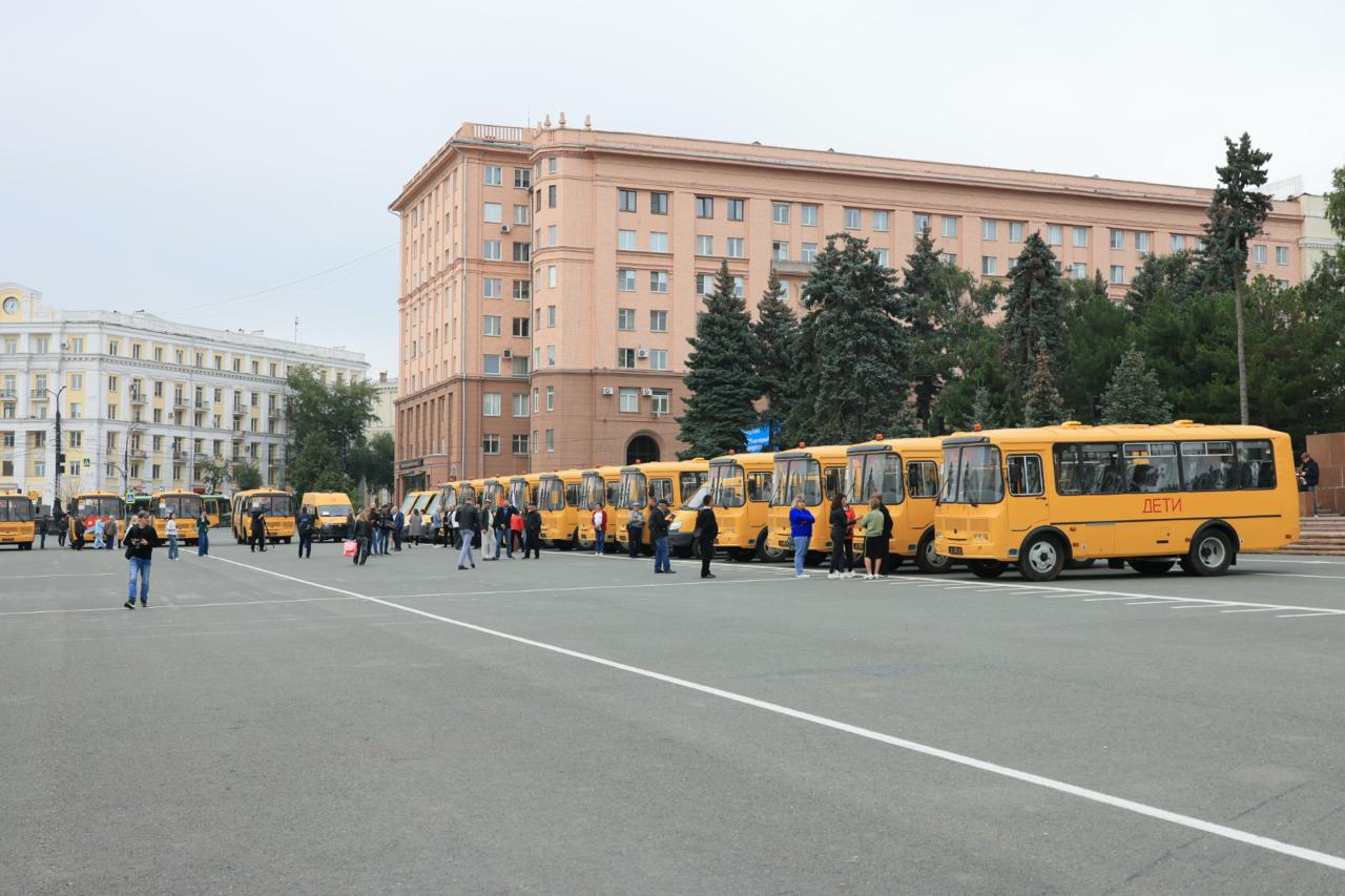 42 новеньких автобуса будут возить школьников Челябинской области 42 новеньких автобуса будут возить школьников Челябинской области