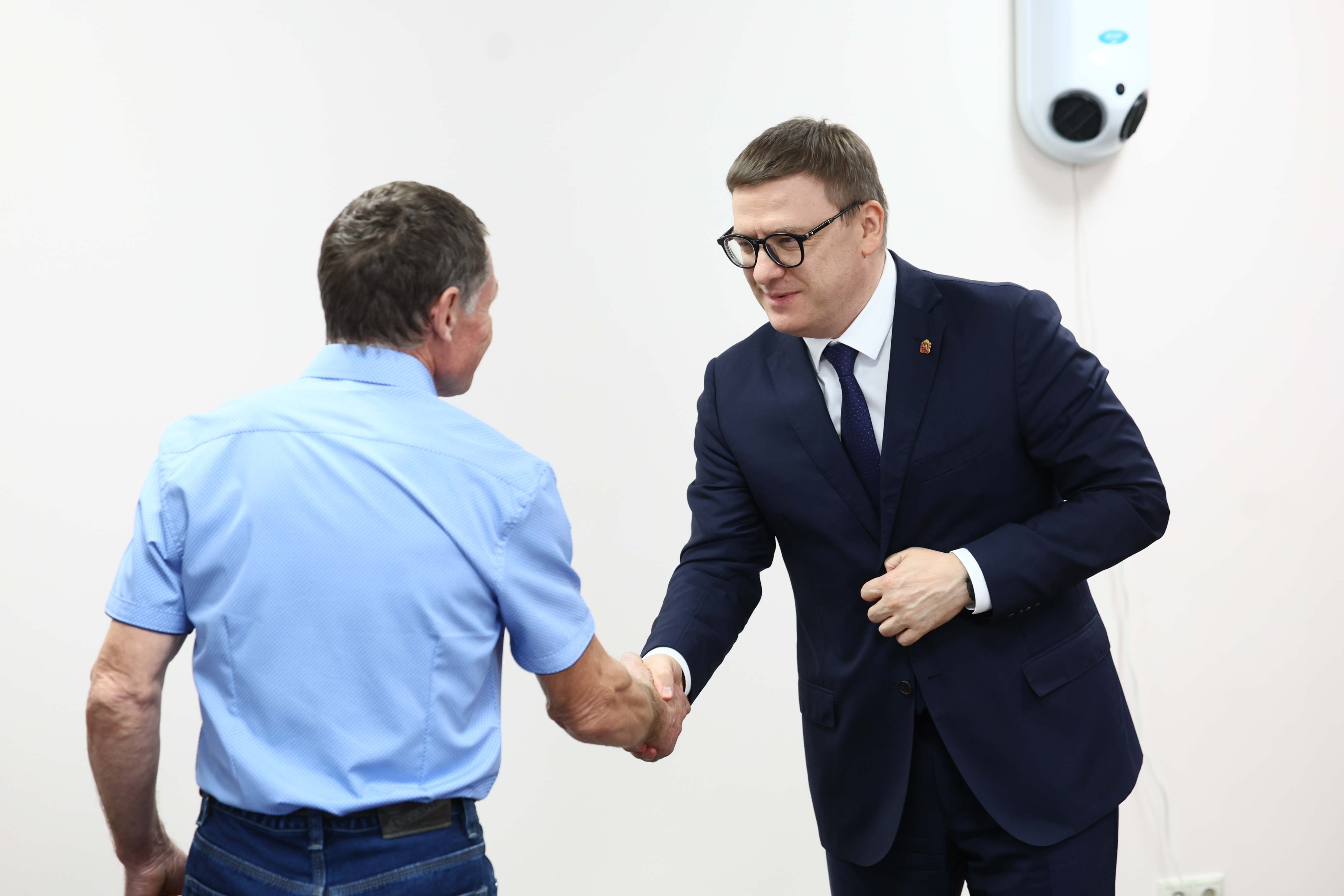Губернатор Алексей Текслер провел личный прием граждан в приемной Президента Российской Федерации в Челябинской области Губернатор Алексей Текслер провел личный прием граждан в приемной Президента Российской Федерации в Челябинской области