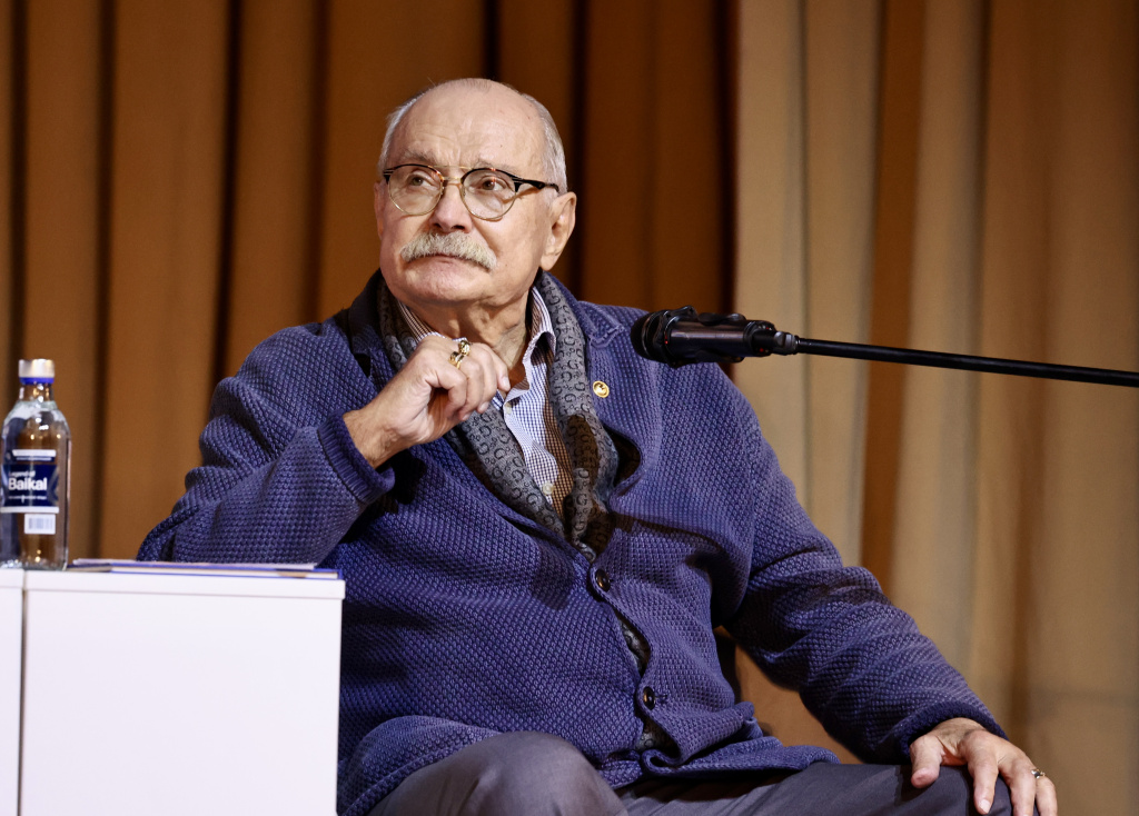 Поговорим о смыслах? Никита Михалков встретился с южноуральцами Поговорим о смыслах? Никита Михалков встретился с южноуральцами