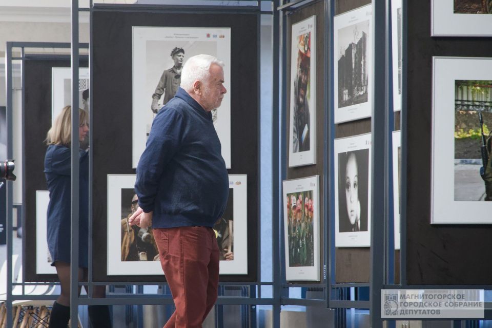 Выставка Донецкого музея фотожурналистики открылась в Магнитогорском академическом драматическом театре имени А.С. Пушкина