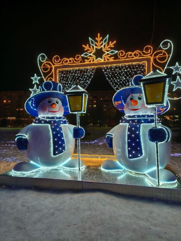 В канун новогодних праздников Магнитогорск преображается