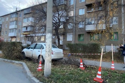 Таксист за рулем отечественной LADA Granta скончался во время выполнения заказа в Магнитогорске Челябинской области