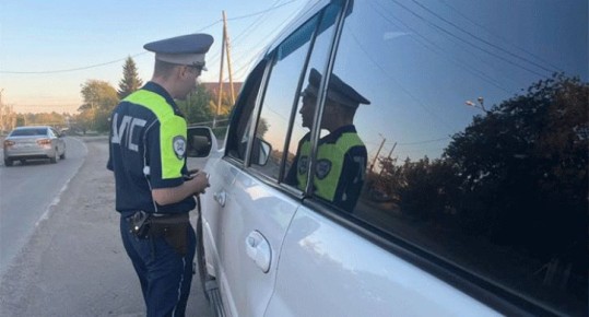В Челябинской области остановили автомобиль, которым управляла 15-летняя девочка