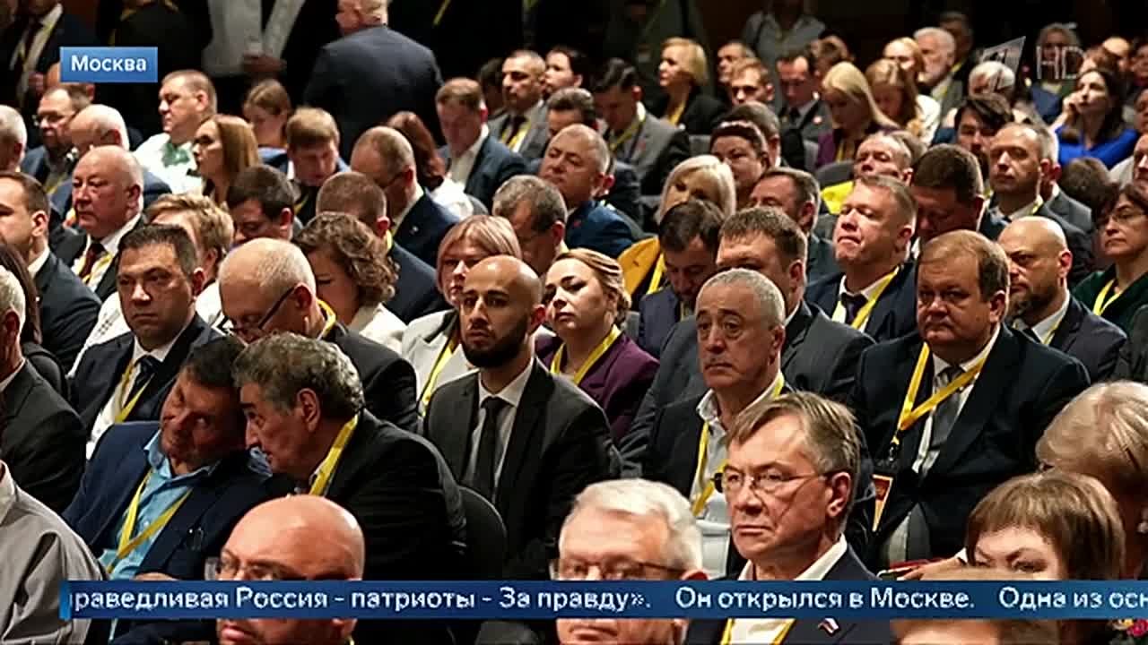 Российский фигурист Николай Угожаев занял первое место в короткой программе на соревнованиях в Магнитогорске
