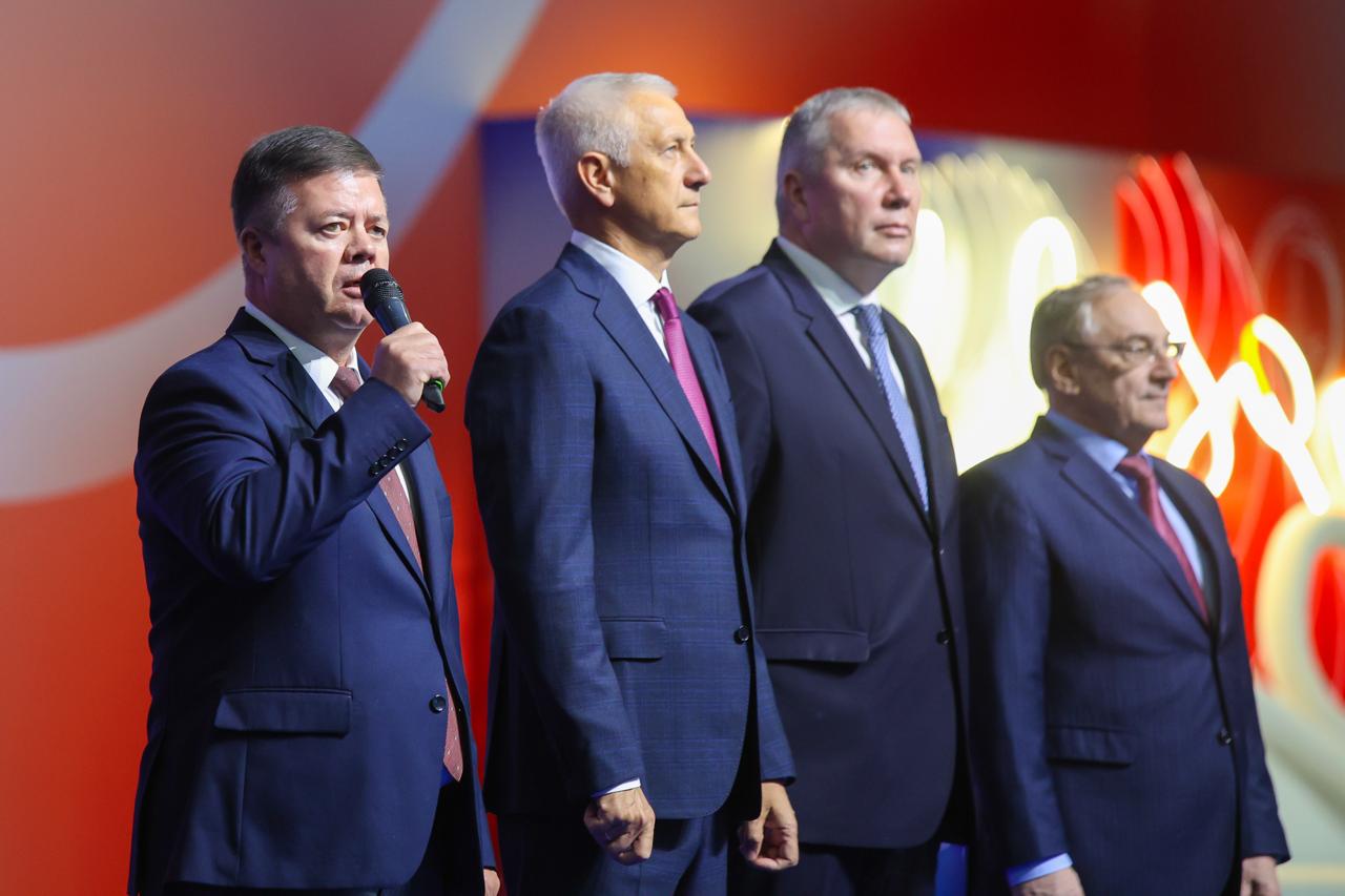Звезды российского фигурного катания вышли на магнитогорский лед! Звезды российского фигурного катания вышли на магнитогорский лед!