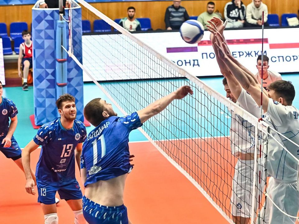 Волейбольные клубы Челябинской области синхронно проиграли соперникам в Высшей лиге