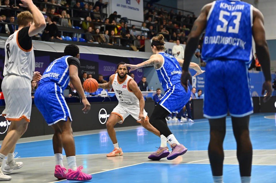 Южноуральские баскетбольные клубы вышли в лидеры чемпионатов России