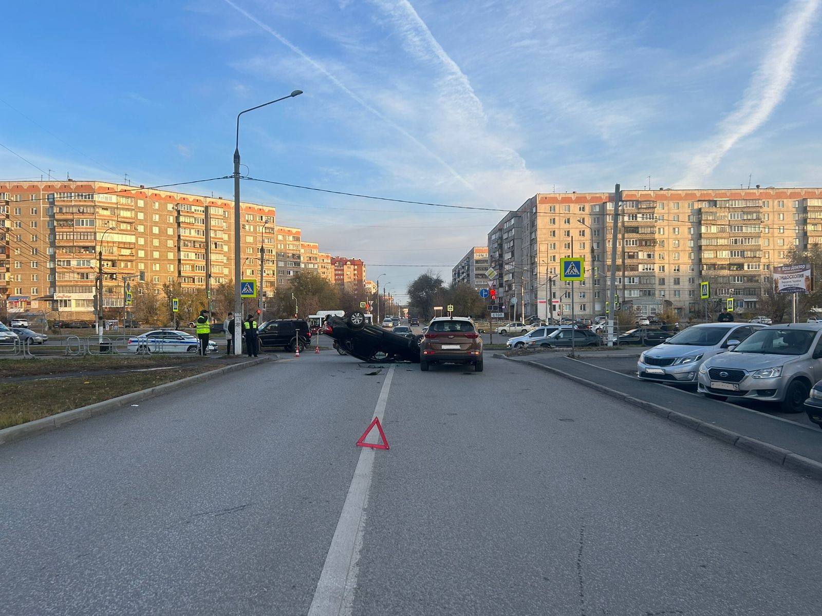 В Магнитогорске тройное ДТП закончилось перевёрнутой машиной