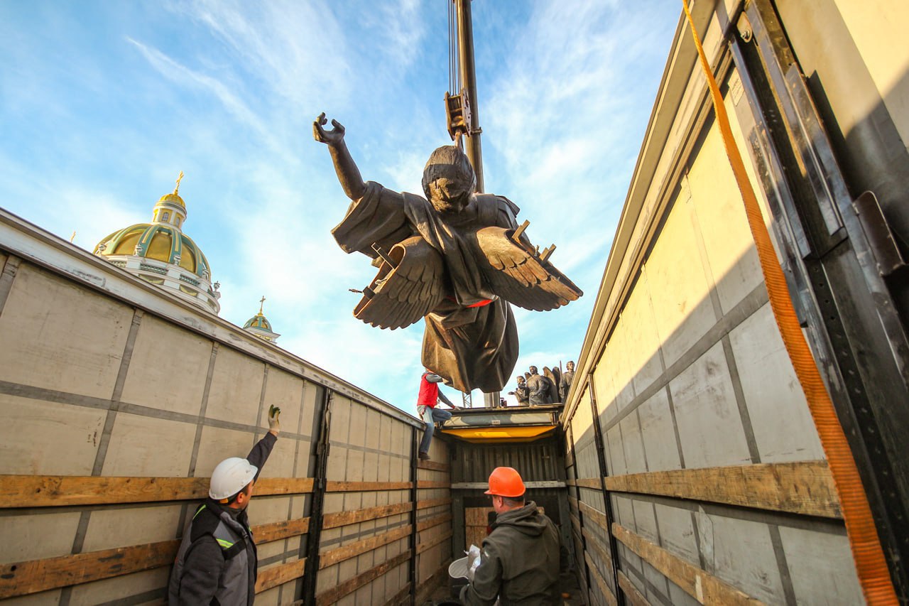Пятиметровую скульптуру Архистратига Михаила доставили в Челябинск Пятиметровую скульптуру Архистратига Михаила доставили в Челябинск