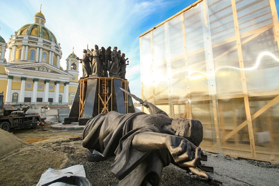 Пятиметровую скульптуру Архистратига Михаила доставили в Челябинск