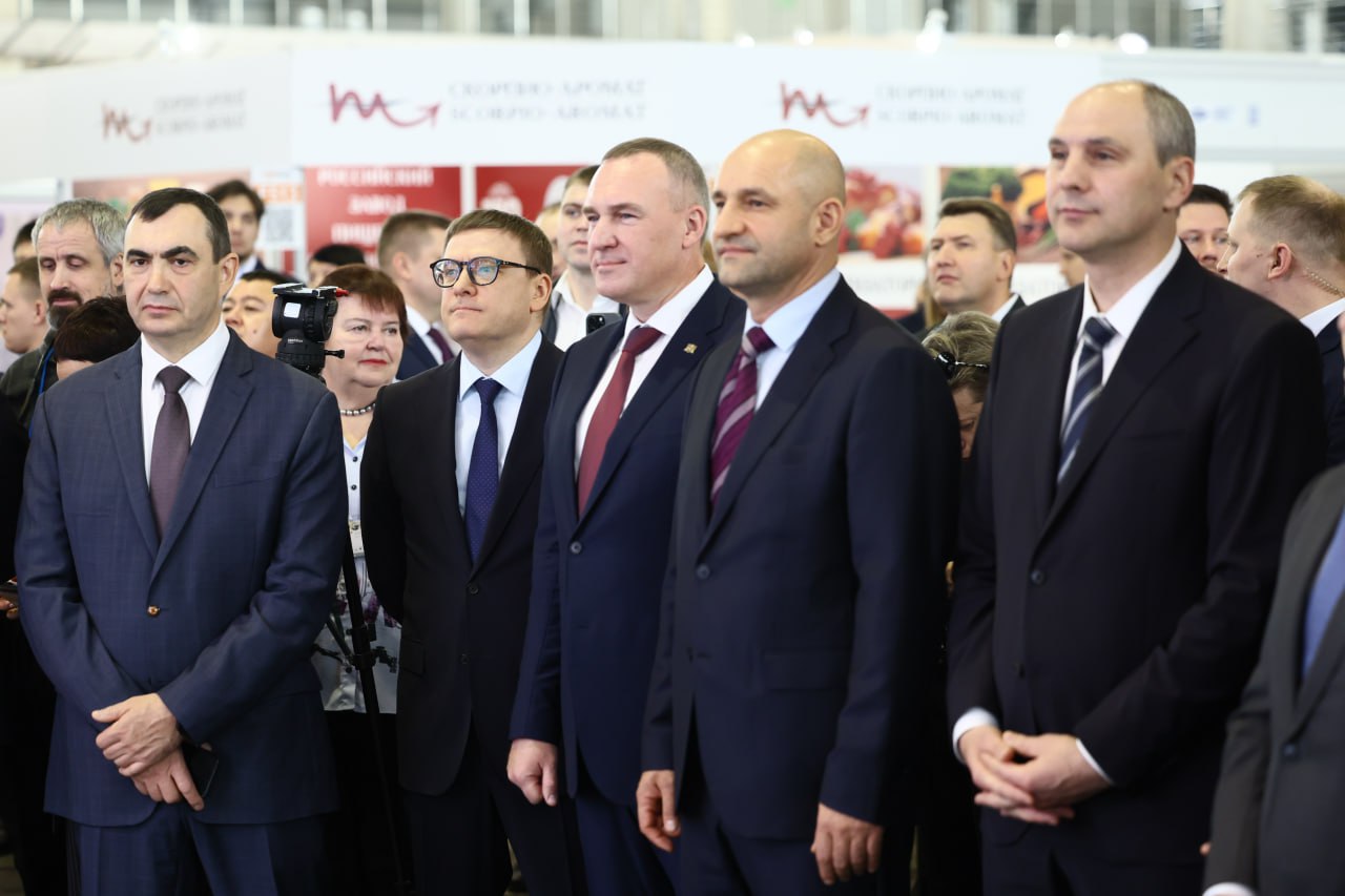 Губернатор Челябинской области Алексей Текслер принял участие в открытии XIII Межрегиональной агропромышленной выставки УрФО Губернатор Челябинской области Алексей Текслер принял участие в открытии XIII Межрегиональной агропромышленной выставки УрФО