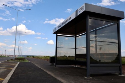 В Магнитогорске обновляют остановки общественного транспорта