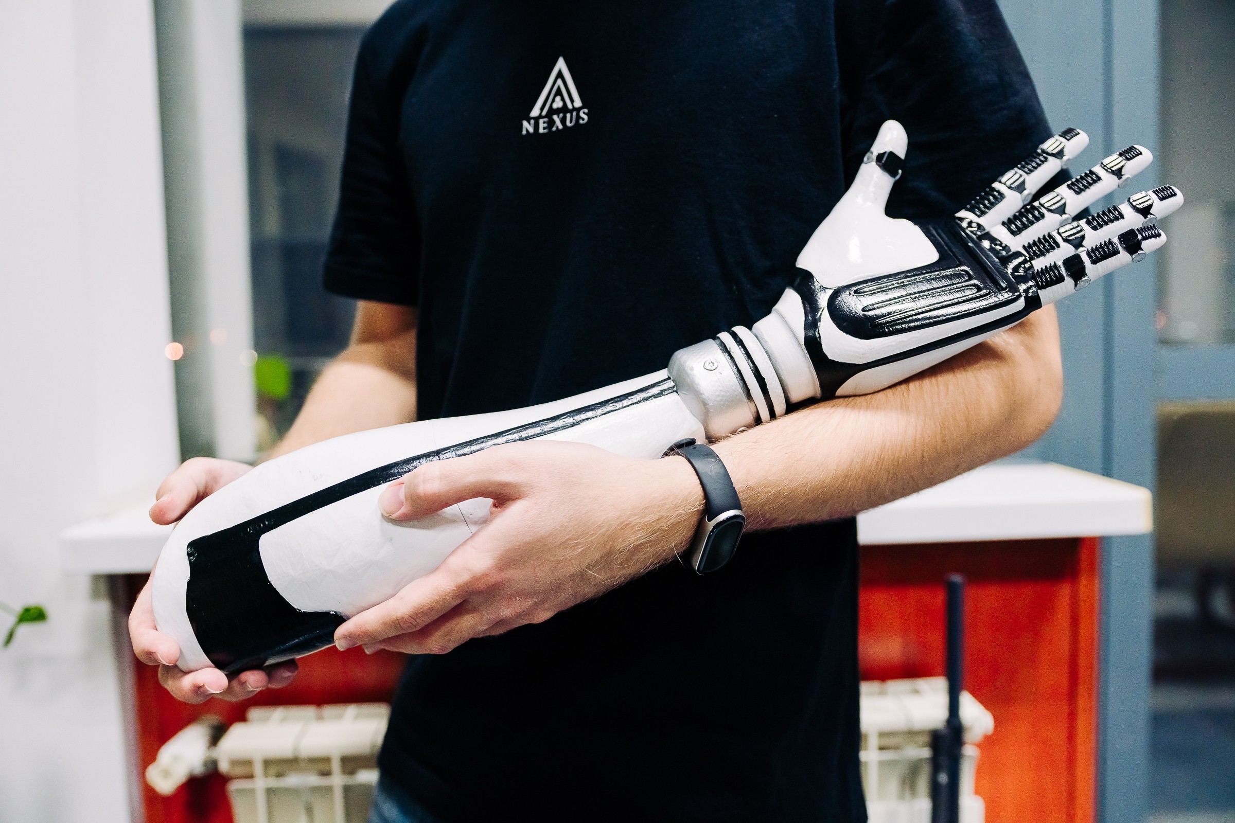 Прототип бионического протеза руки с использованием нейротехнологий создан стартапом выпускника МГТУ Прототип бионического протеза руки с использованием нейротехнологий создан стартапом выпускника МГТУ