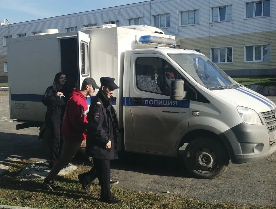 Военнослужащий по контракту приговорен к 5,5 годам колонии за уход в самоволку