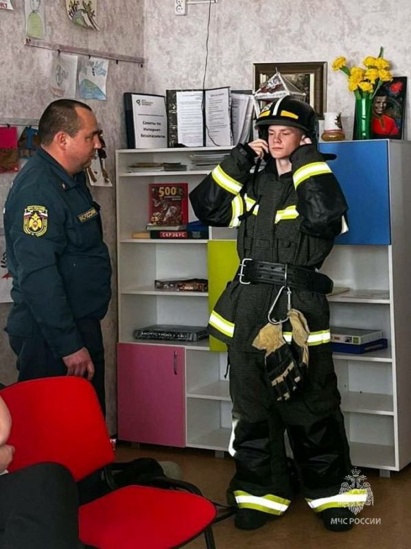 С детства к подвигу: встреча с настоящими героями С детства к подвигу: встреча с настоящими героями