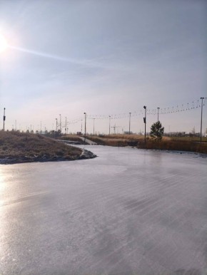 Каток заливают в магнитогорском «Притяжении»