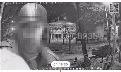 Труп, завернутый в ковер, выбросили у подъезда в Магнитогорске Челябинской области Труп, завернутый в ковер, выбросили у подъезда в Магнитогорске Челябинской области