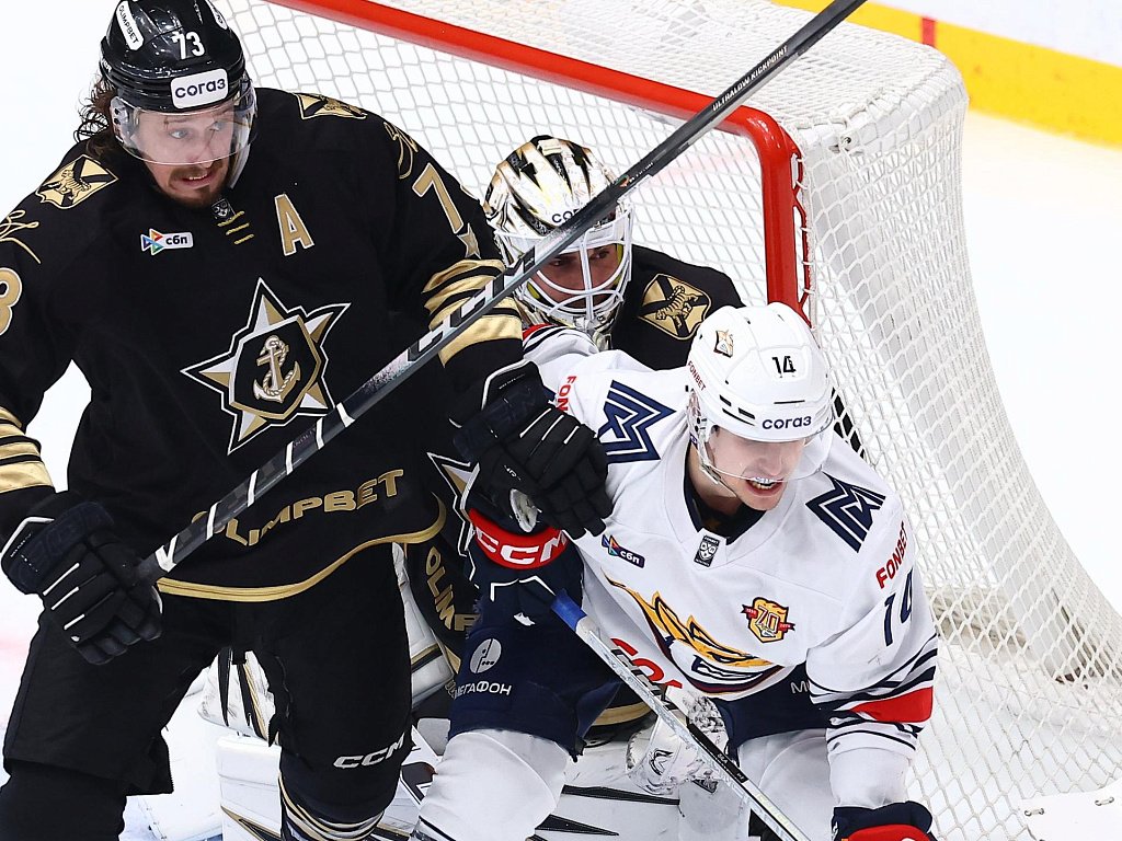 Хоккеист Дмитрий Силантьев принес победу «Металлургу» в матче с «Адмиралом»