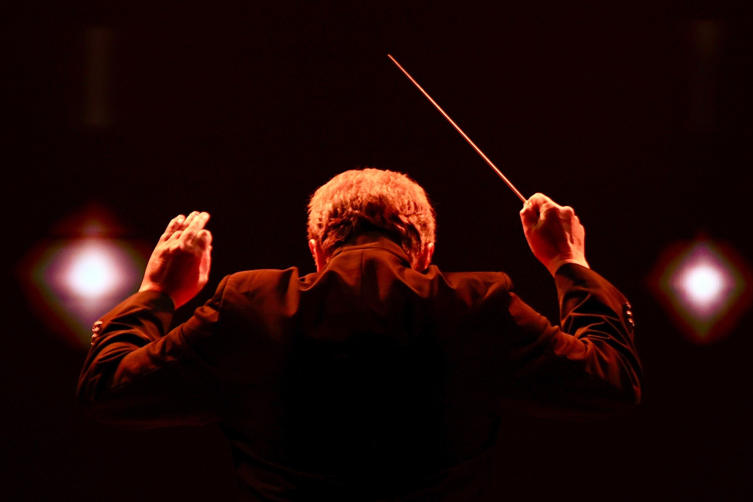 75 лет в свете софитов. Магнитогорское концертное объединение отметило юбилей 75 лет в свете софитов. Магнитогорское концертное объединение отметило юбилей