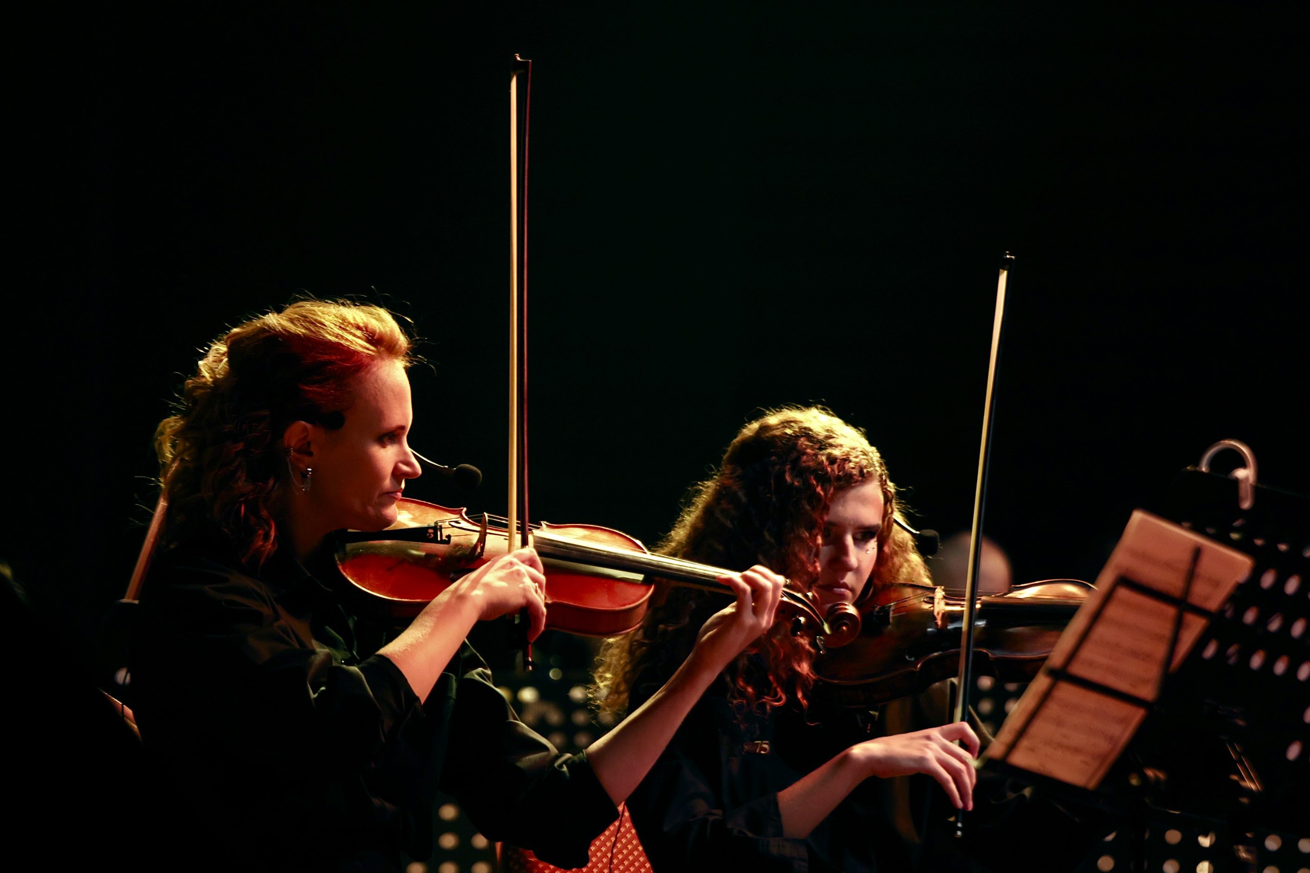 75 лет в свете софитов. Магнитогорское концертное объединение отметило юбилей 75 лет в свете софитов. Магнитогорское концертное объединение отметило юбилей