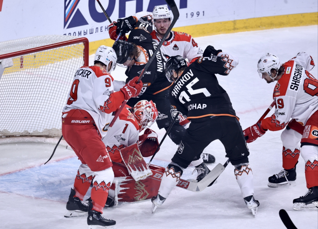 «Трактор» потерпел крупное поражение в матче с «Автомобилистом» «Трактор» потерпел крупное поражение в матче с «Автомобилистом»