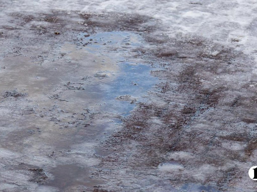 Южноуральцев предупредили о гололедице 17 ноября