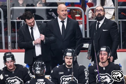 После недавнего поражения «Трактора» от «Автомобилиста» и накануне южноуральского дерби с магнитогорским «Металлургом», кстати, тоже проигранном, медиа «взорвались» новостью об уходе с поста главного тренера челябинского...