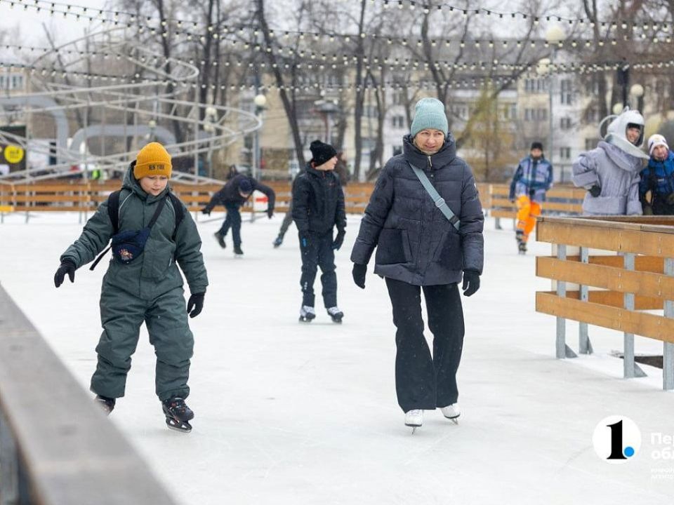 В челябинском парке Терешковой открылся каток