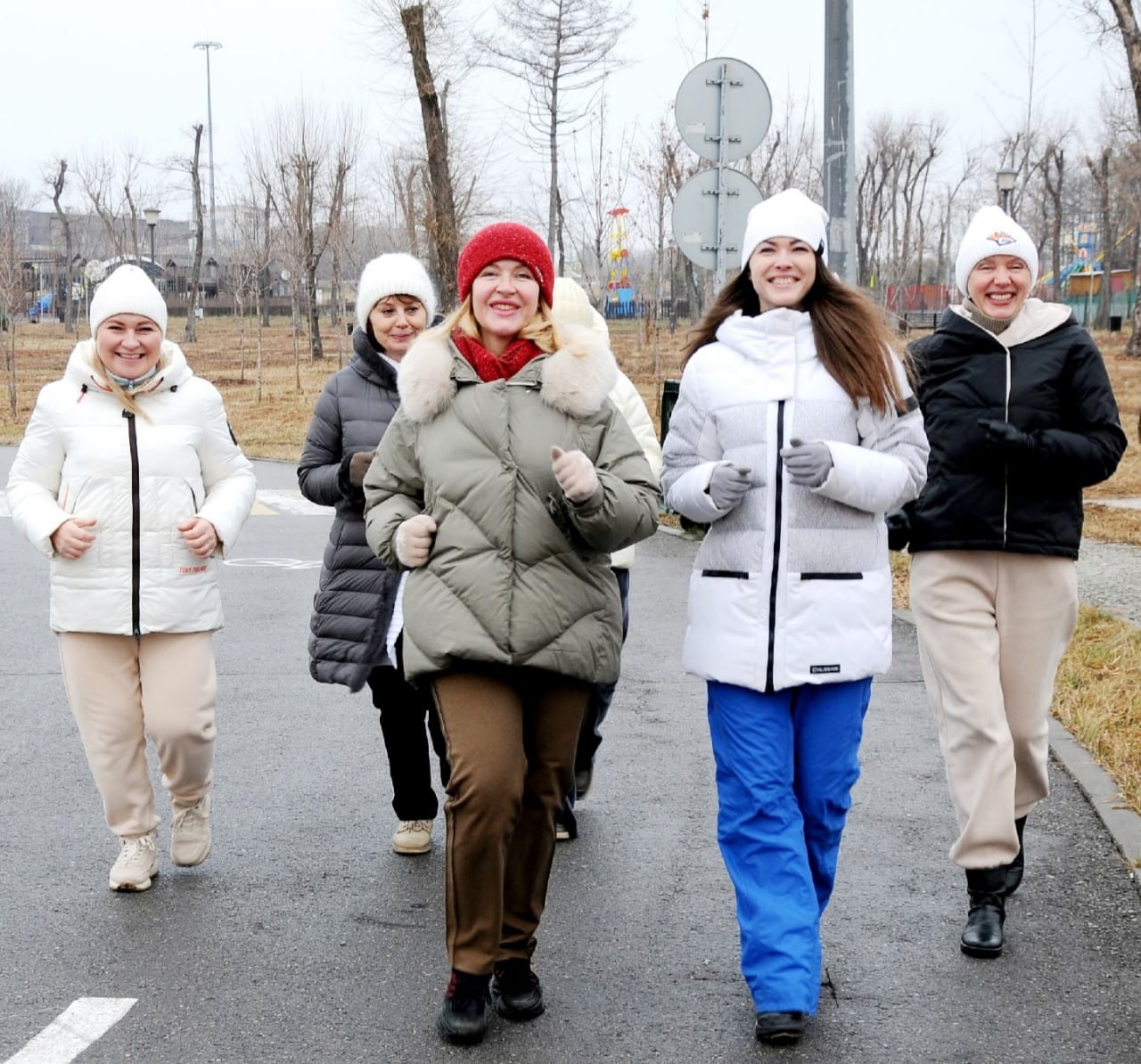 Завтра воскресенье - а это значит, что активисты спортклуба "Бегайте с нами - бегайте сами!" вновь встретятся на пробежке! Завтра воскресенье - а это значит, что активисты спортклуба "Бегайте с нами - бегайте сами!" вновь встретятся на пробежке!