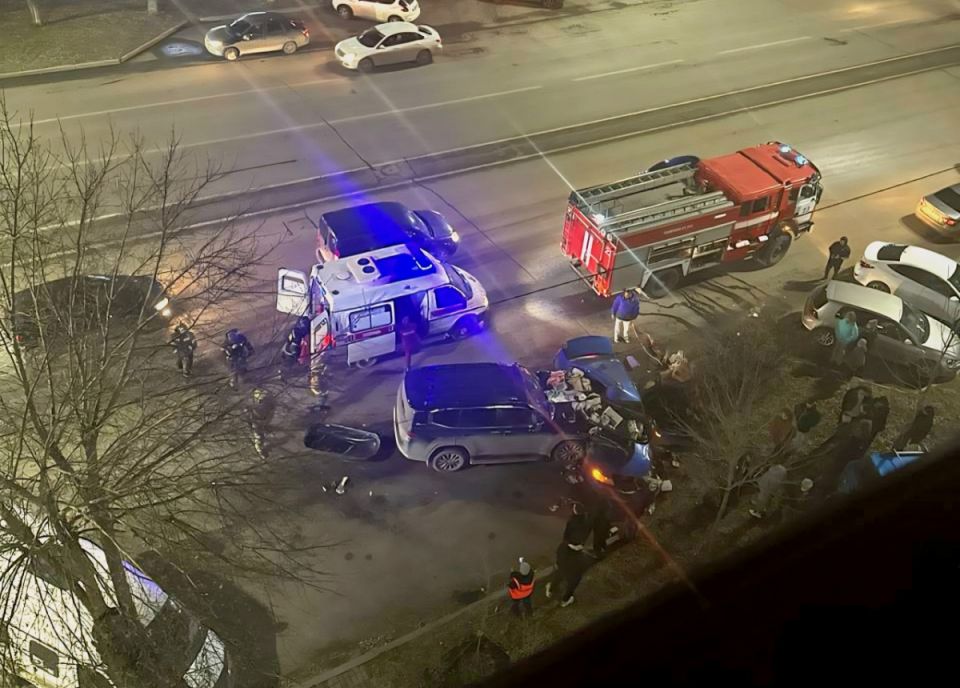 В ГАИ рассказали детали жесткого ДТП с тремя автомобилями в Магнитогорске