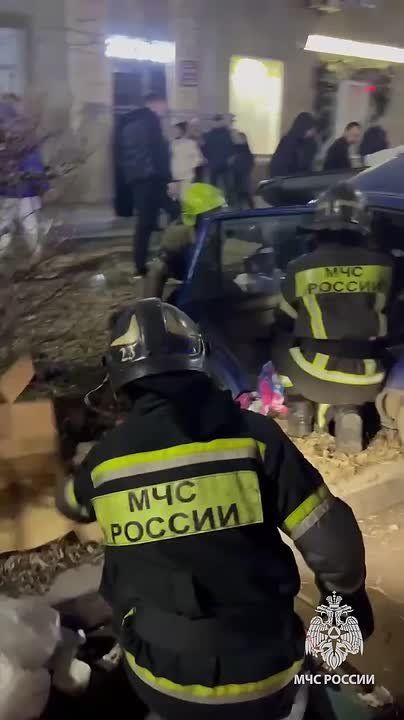 Внедорожник протаранил легковой автомобиль в Магнитогорске