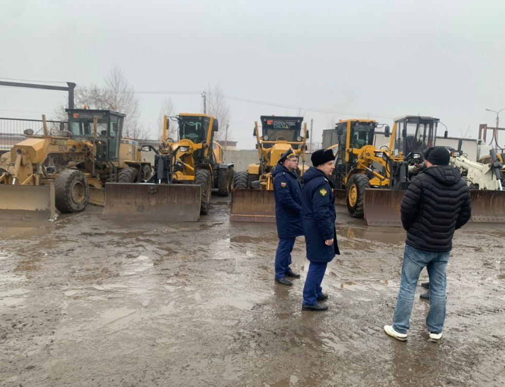 В Магнитогорске прокуроры проверили подготовку к содержанию дорог и придомовых территорий в зимний период В Магнитогорске прокуроры проверили подготовку к содержанию дорог и придомовых территорий в зимний период
