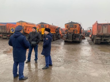 В Магнитогорске прокуроры проверили подготовку к содержанию дорог и придомовых территорий в зимний период