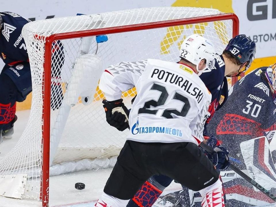 Хоккейный клуб «Металлург» нанес 60 бросков в створ, но умудрился проиграть «Авангарду»