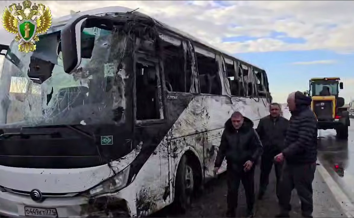 Прокуратура Челябинской области показала видео с места аварии автобуса с детьми
