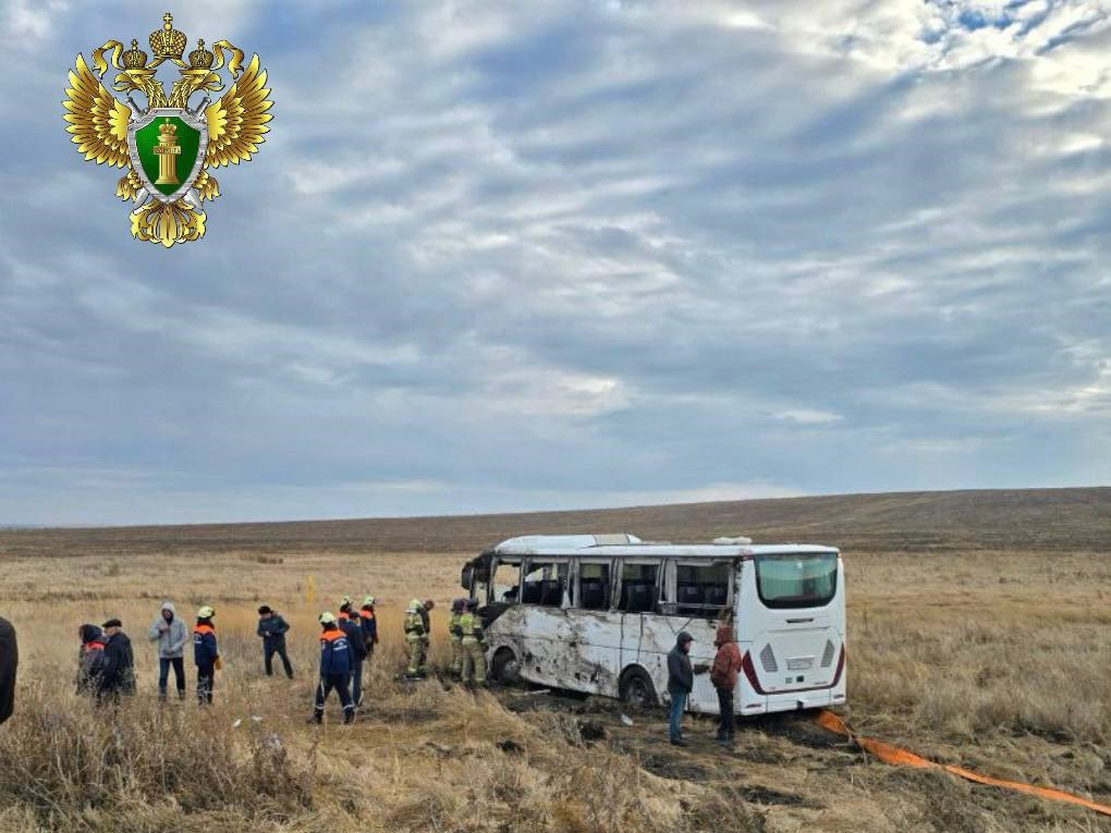 Автобус с детской командой опрокинулся в Агаповском районе