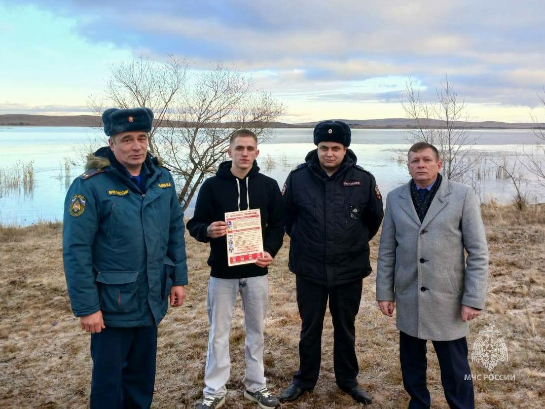 Лед еще не окреп - риск высок!