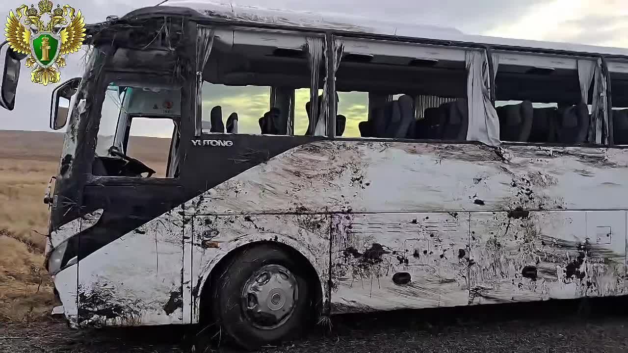 Прокуратура показала видео с перевернувшимся автобусом, который вёз детскую футбольную команду из Магнитогорска