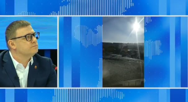 В Магнитогорске водитель попросил разгрузить тупик дороги перед новой школой, а получил ответ о продолжении строительства дороги