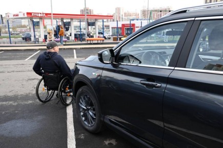 Ветераны СВО из Челябинской области получили автомобили с ручным управлением
