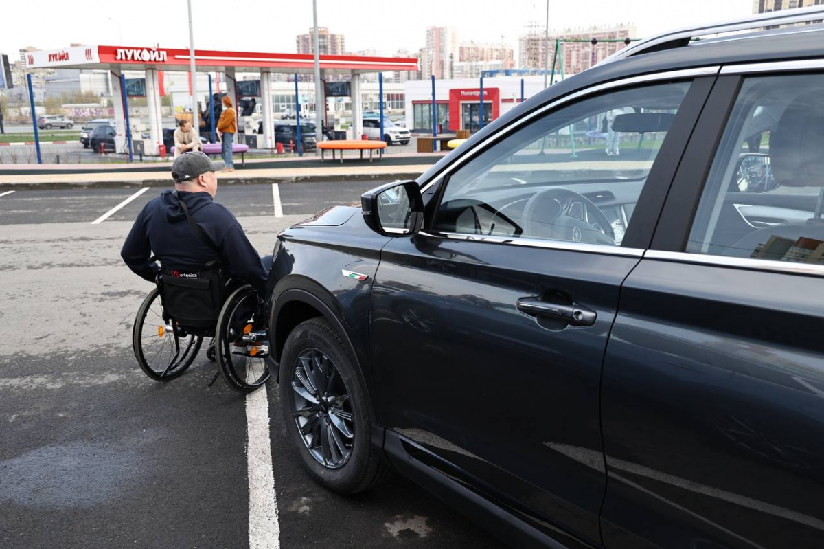 Ветераны СВО из Челябинской области получили автомобили с ручным управлением